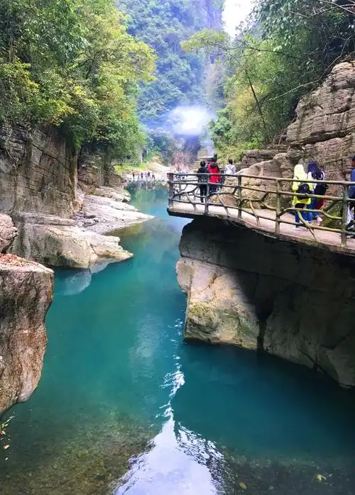 石门河景区位于湖北省建始县高坪镇,北通豫陕,西襟巴蜀,东临