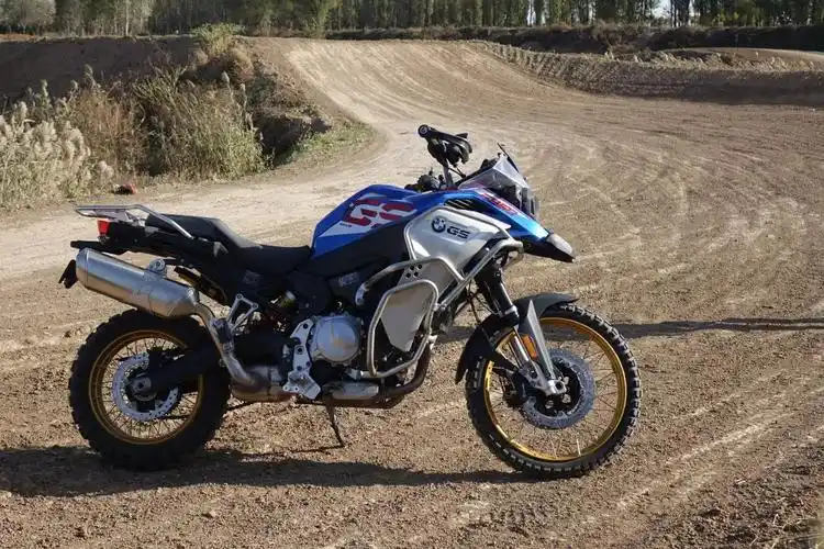 最大的竞争对手都是自家兄弟,宝马gs系列其实也不例外,从宝马摩托正式