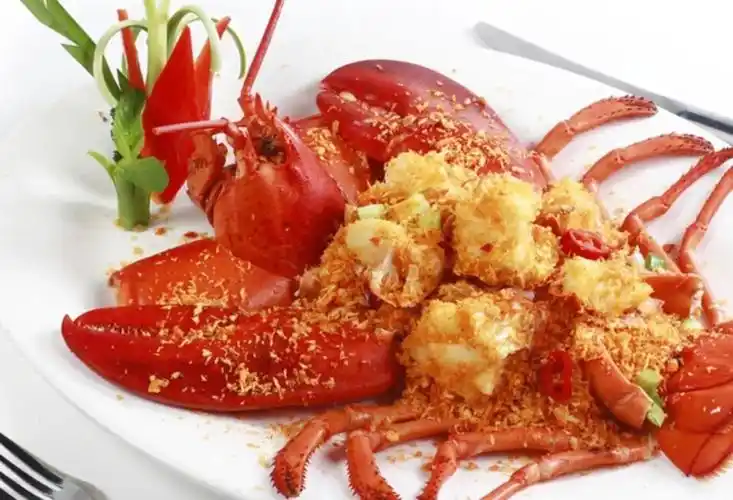 虾肉较其它龙虾更为鲜嫩细致全身上下,皆是精髓美味口口鲜嫩,回味无穷