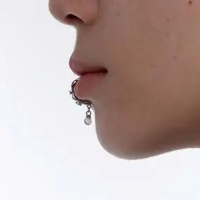 80tb665689247淘宝假唇环无洞钛钢个性双层精磨不扎嘴万圣节免打孔