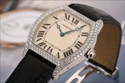 **复刻卡地亚镶钻手表| 精致奢华