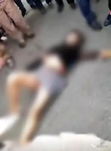 黑龙江一女子当街被人连捅数刀!监控记录事发一幕