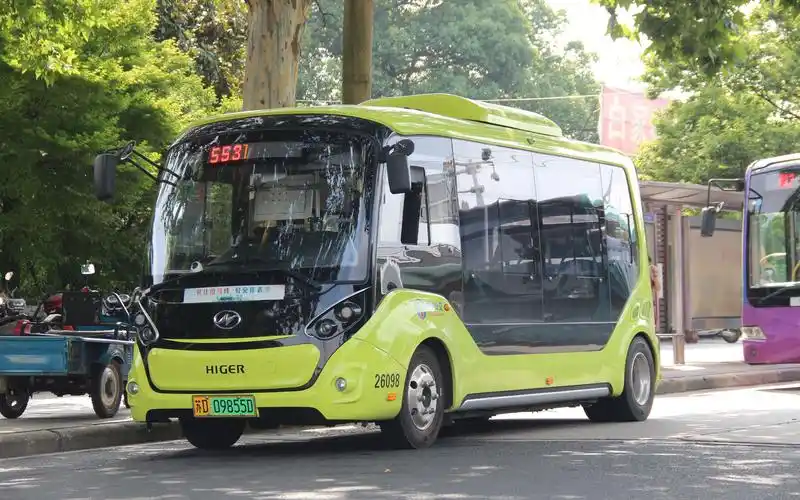 常州公交新线553路开通小记开进青洋花苑小区内部的公交