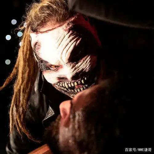 wwe:60张图片看完"邪神"这一年