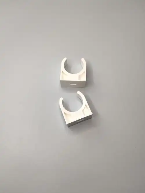 雄塑pvc u型管卡 卡扣管夹 马鞍卡鞍型 给水配件20 25 32白色