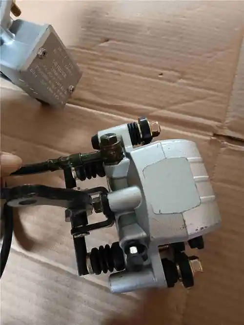 电动车四轮明爵金宝来爽玛恩途龙启配件大全一拖四主泵分泵刹车泵