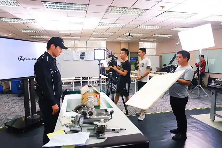 企业宣传片拍摄现场(雷克萨斯)