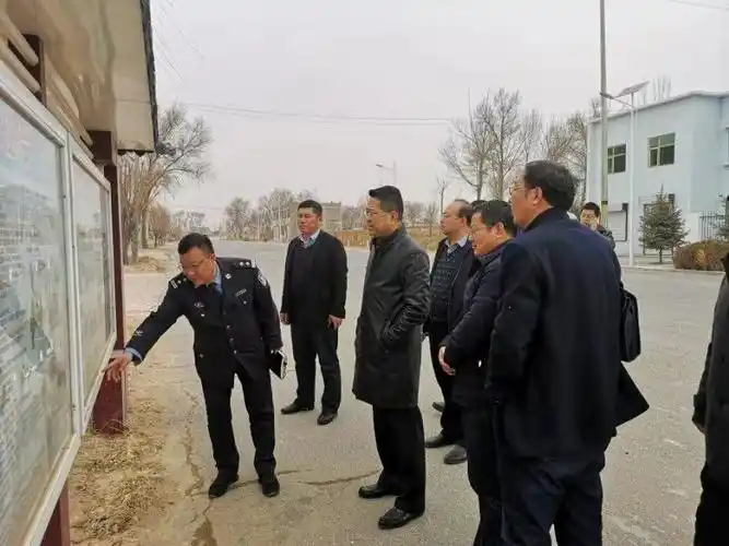 县人民政府副县长,公安局局长贺广平一行到宁条梁镇调研70周年大庆"