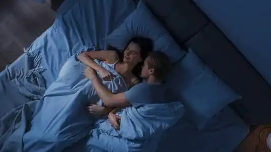 甜蜜拥抱小熊图片