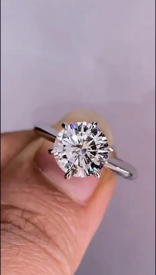 2克拉培育钻石戒指