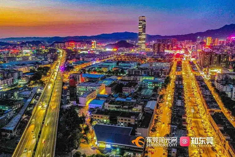 百强镇,在其发布的"2020中国百强镇"显示,东莞长安镇在榜单中位列第四