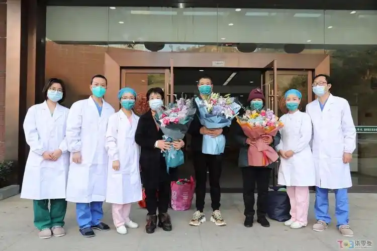 瑞安第一批感染患者康复出院