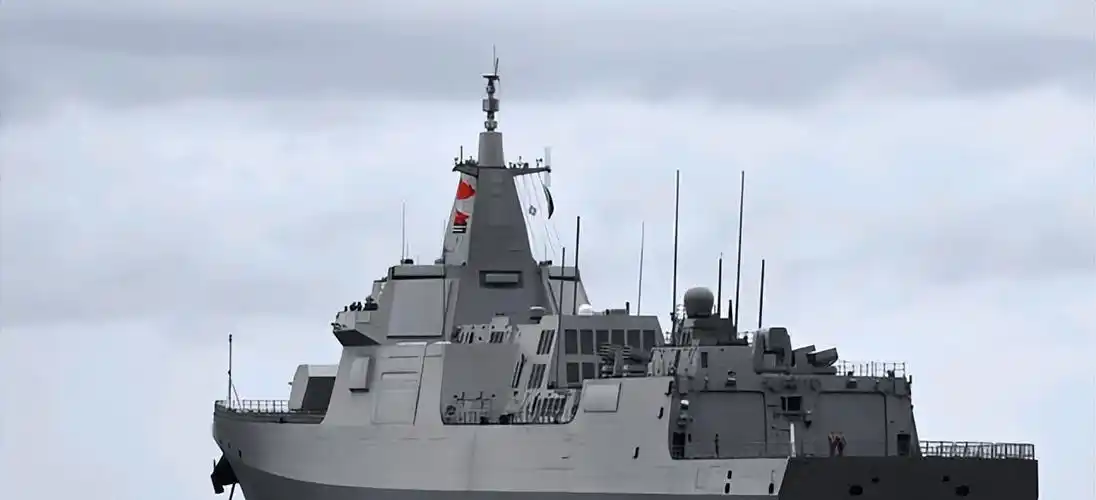 下饺子模式055大驱11号舰保定舰下水又一波造舰狂潮来袭