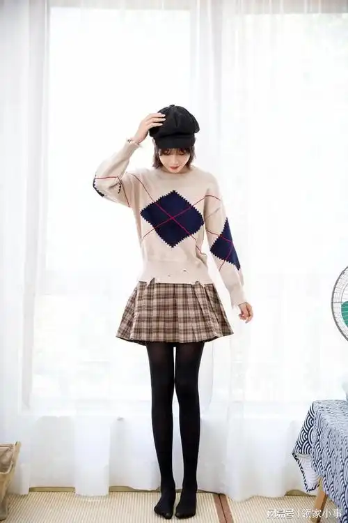 jk格子裙搭配白丝袜清爽甜美青春时尚