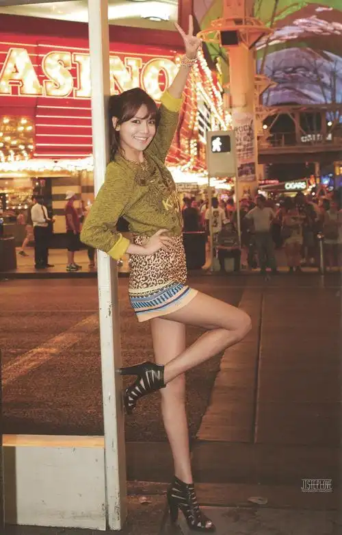 持更back也要有安利贴02少女时代第一长腿崔秀英更新嘉人内页