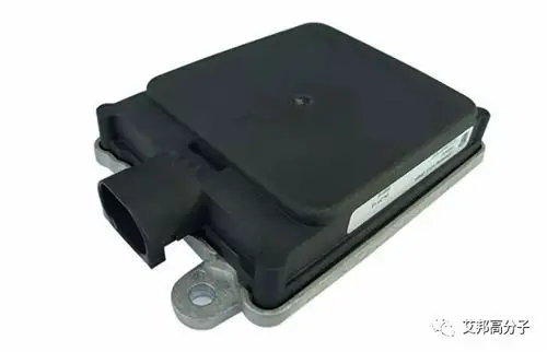 监测和变道辅助)acc自适应巡航车载毫米波雷达是利用天线发射电磁波后