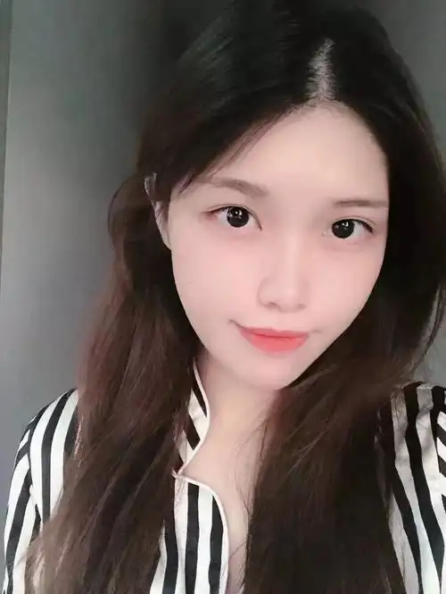 95晒十级美颜照片的时候在各位姐姐朋友圈还在这样其实,生图的拍照