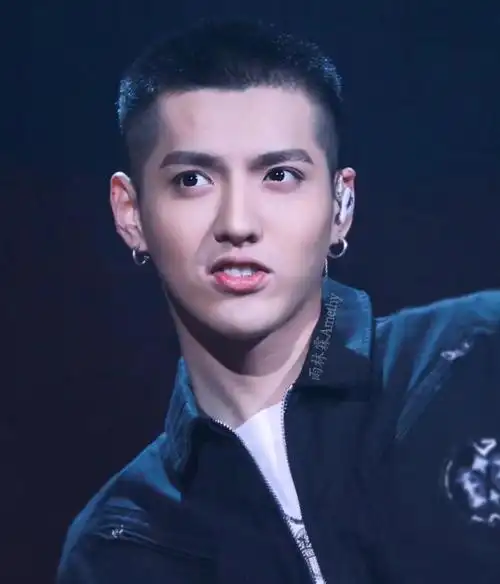 9款大脸圆脸适合发型男,剪了清爽干净利索!