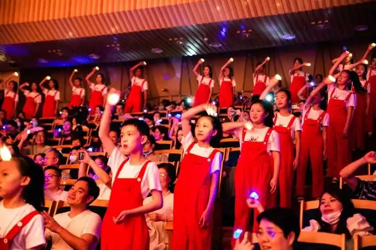 宁波爱菊艺术学校童声合唱音乐会举行