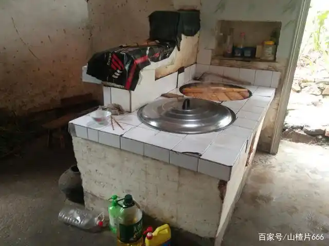 三十而已!大家看看我们农村烧饭的灶台,柴火灶