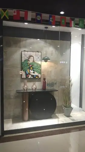 透过落地透明橱窗感受伊莉莎白国际.生活.家的家居魅力.