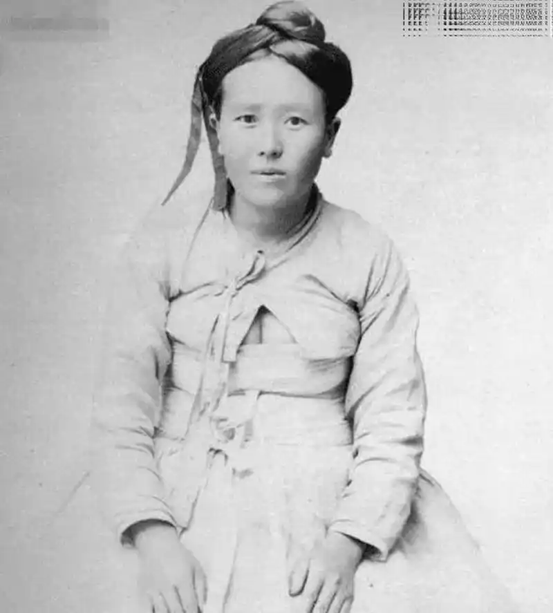 韩国曾说汉服是他们的,这才是真正的朝鲜古代服饰,大开窗啊!