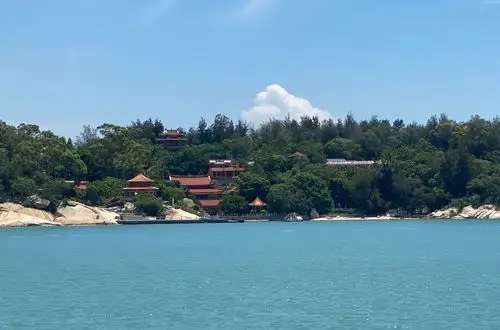 她坐落在漳州市东山岛铜山古城东门外海面外,今天终于成行.