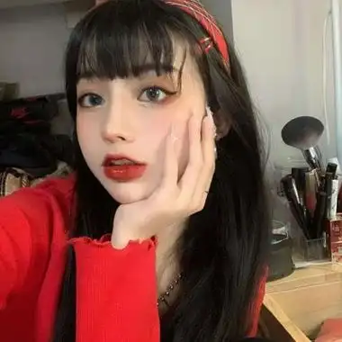 精选成熟女生头像,展现你的自信与优雅