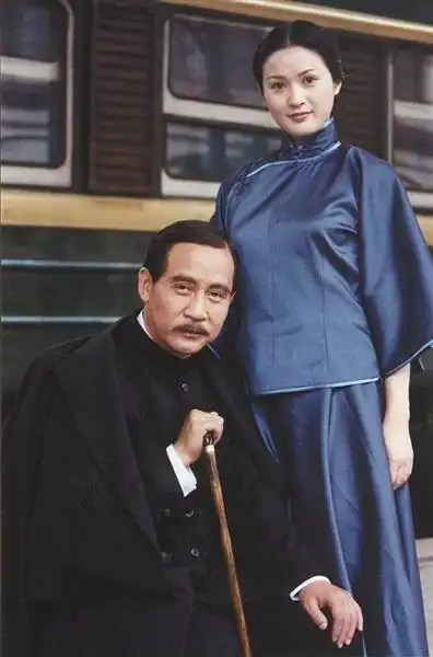 张黎首拍ip传奇剧 回应起用流量明星质疑-娱乐-郑州经济发展网