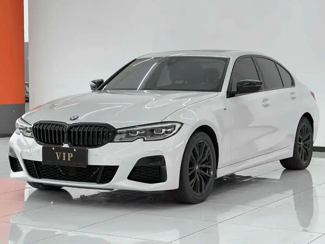 新车到店.21款宝马330i m运动耀夜套装,顶配版本,3万 - 抖音