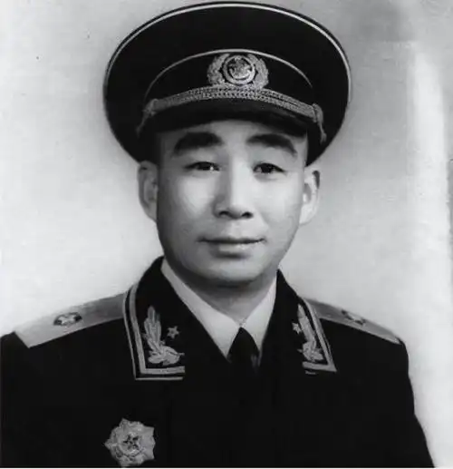 新中国的传奇三姐妹大姐嫁上将二姐嫁中将三妹嫁给少将