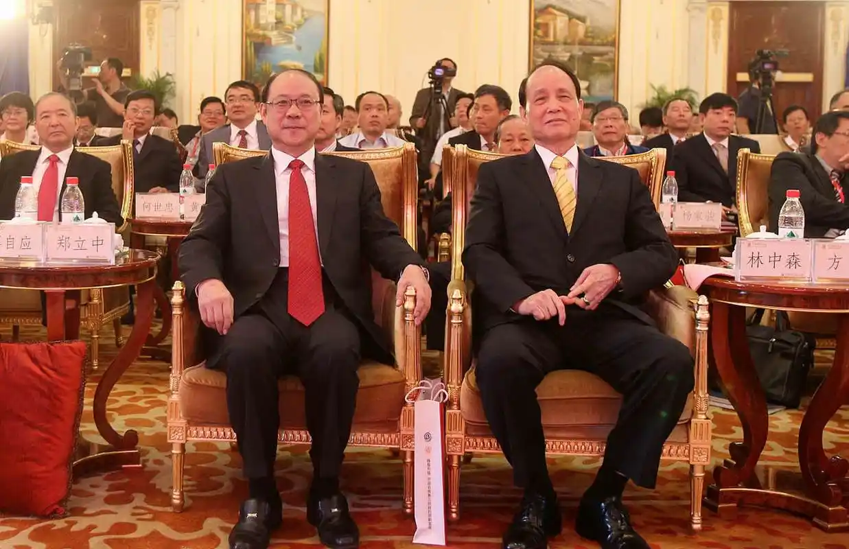 港媒:泰国首富谢国民将在香港设立家族理财室  香港媒体报道,泰国首富