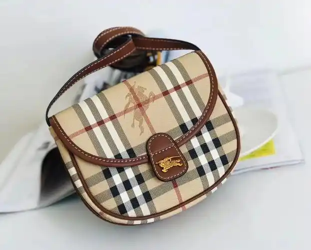 burberry巴宝莉格纹迷你马鞍包经典的中古系列 ,永不过时,越用越经典