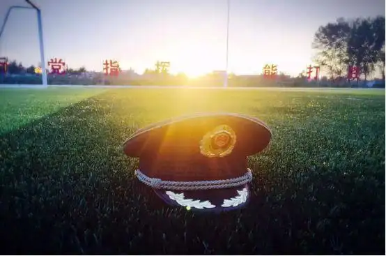 熄灯号丨部队总是培育最真挚纯粹的情谊但也制造最伤感无奈的别离