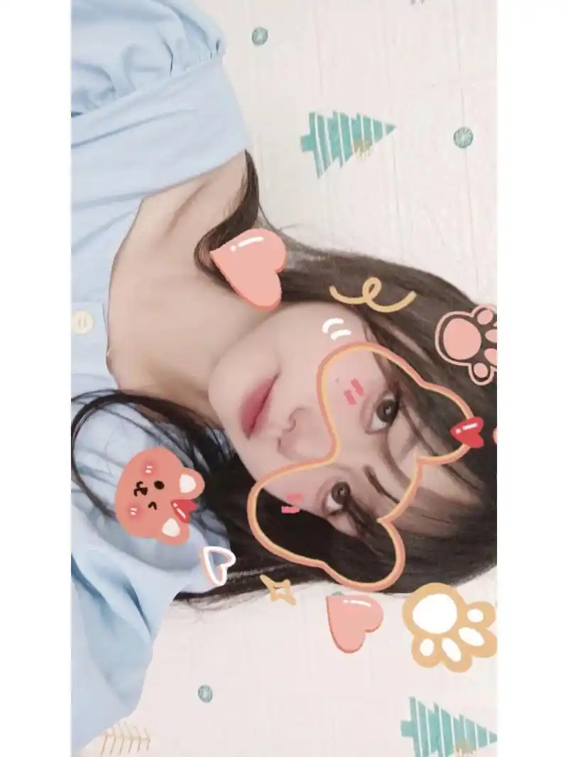 初中女生自拍照  浅浅的更新一下吧