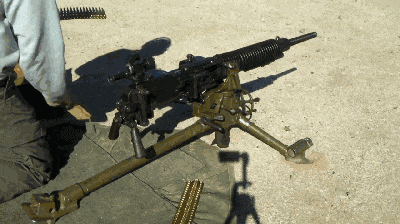 枪械也由最开始的火铳变为火绳枪,再变为燧发枪………,最后现代各枪械