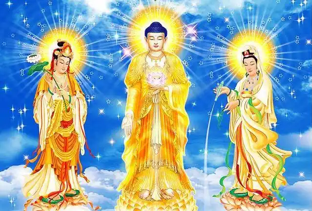 西方三圣又称阿弥陀三尊,中间是阿弥陀佛,左边观世音菩萨,右边大势至