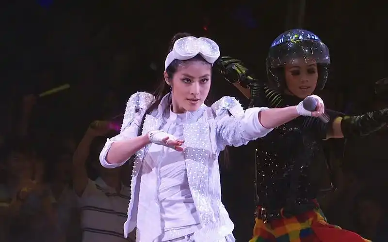 《花花宇宙》(live 2008)- 陈慧琳