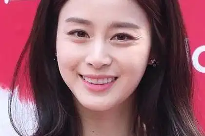 鱼尾纹散乱的女人有什么寓意吗