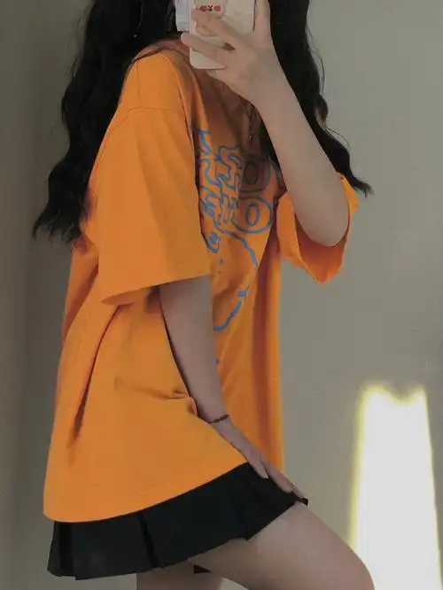 任何人没有这件橙色t恤我都会很伤心的