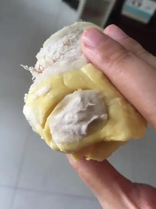 家里榴莲放了两天刚想起来吃 开壳以后发现流水了长