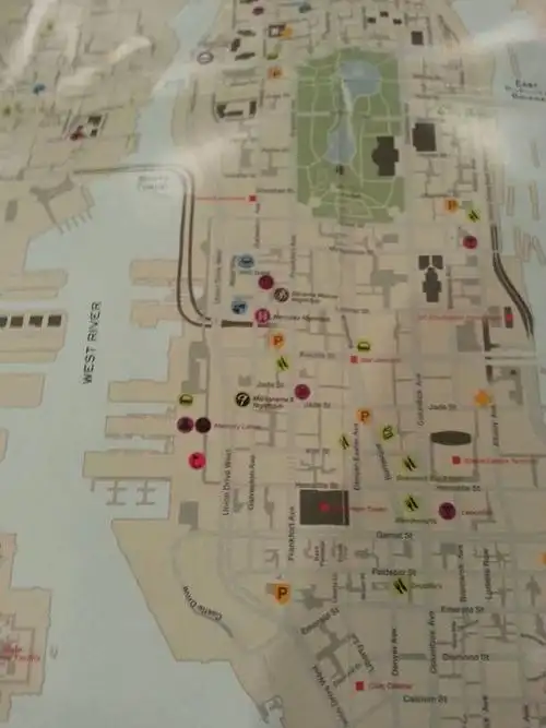 gta4夜生活之曲跳舞的地方在哪?最好有图,大图!能看清的