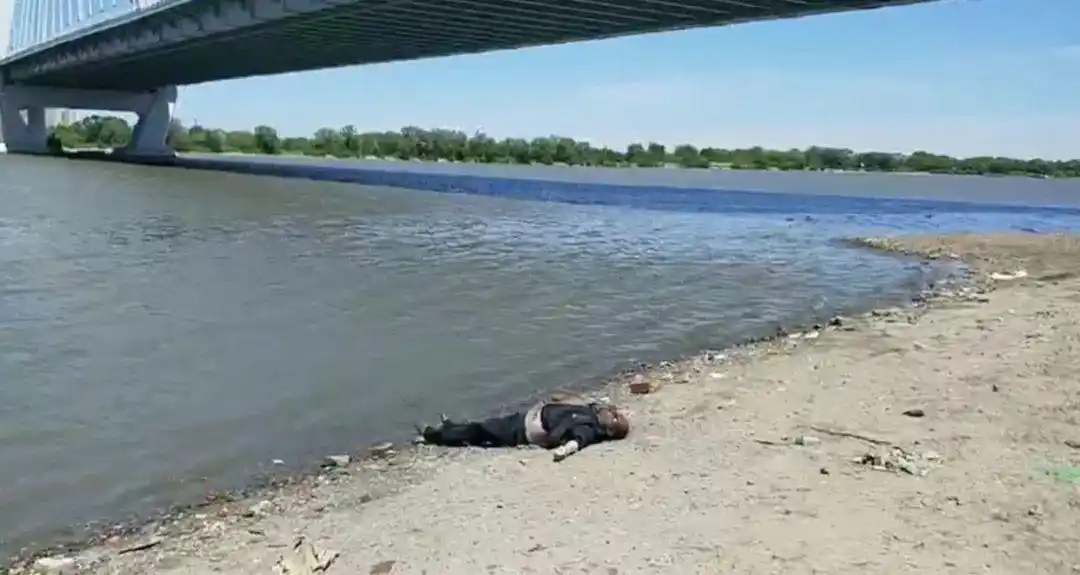 松浦大桥江边,一男子尸体被打捞上岸 | 寻找家属