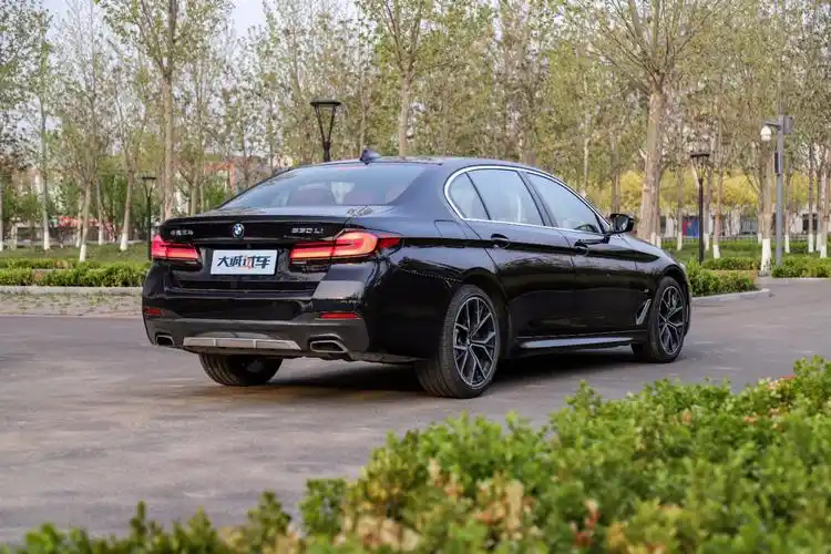 大诚试车越而胜己体验宝马530li尊享m套