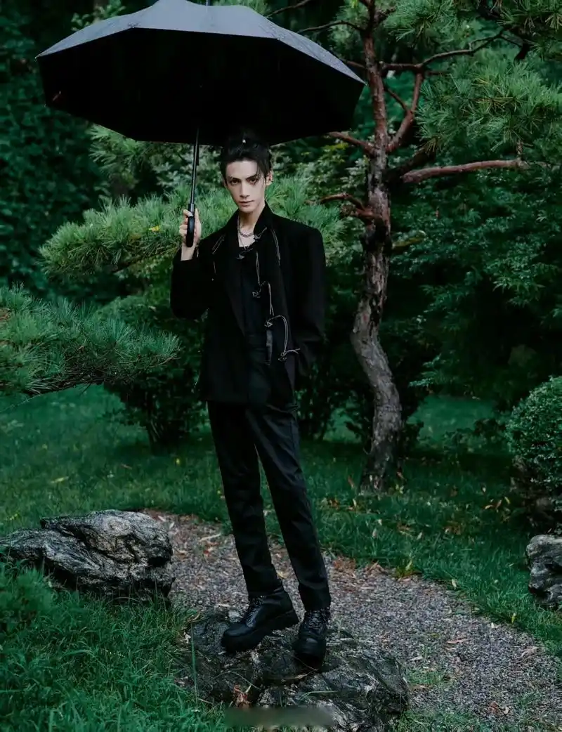 罗云熙的脸真的是天菜[舔屏]靠脸可以忽视罗云熙身高不足的缺点[三哈]