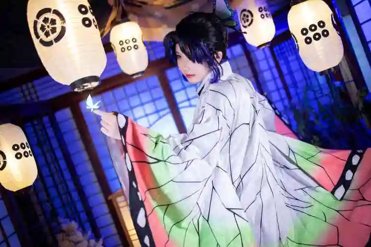鬼灭之刃蝴蝶忍cosplay
