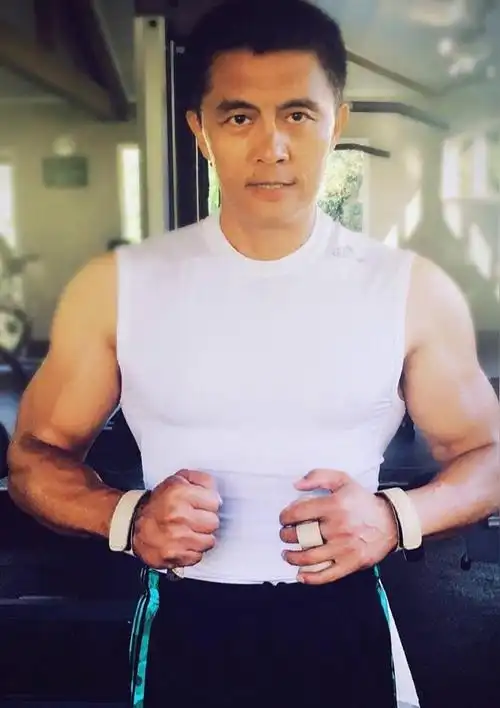 常戎(中国内地男演员)_尚可名片