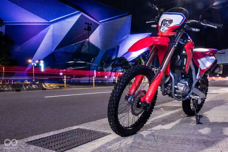 本田honda crf300l/rally 都市越野型男-摩托新闻-春风行摩托车之家