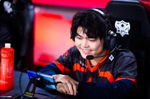 kpl秋季赛常规赛即将结束,盘点ag笑影的两个打法