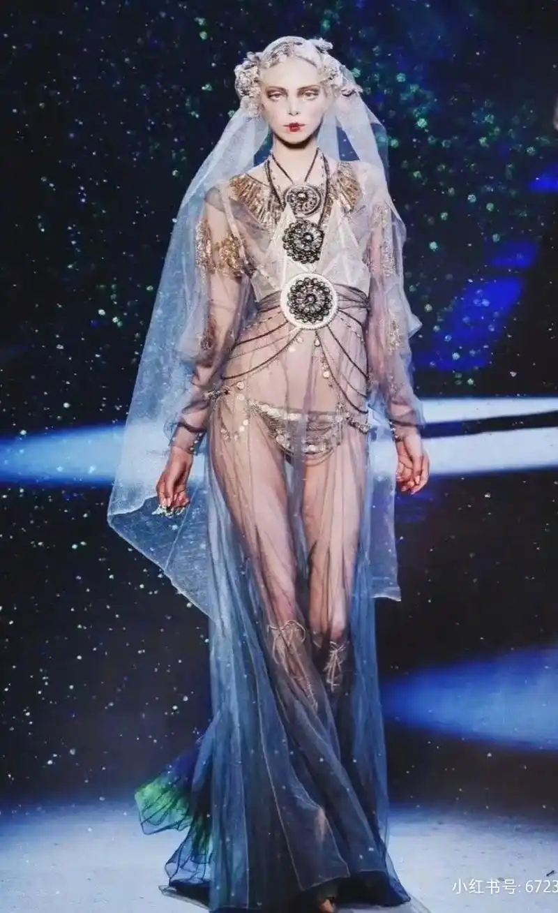 海盗爷经典秀场 鬼魅新娘.john galliano 200 - 抖音